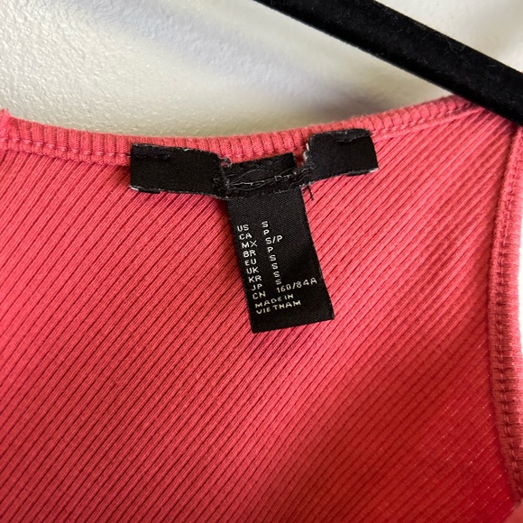 Juniors Ribbed Sleeveless Coral Crop Top Size Small - Picture 3 of 3